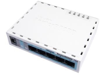 MikroTik RouterBoard RB750 32 MB RAM, 400 MHz, 5x LAN, vč. L4.